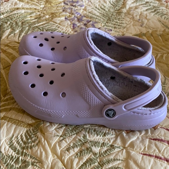 lilac fluffy crocs